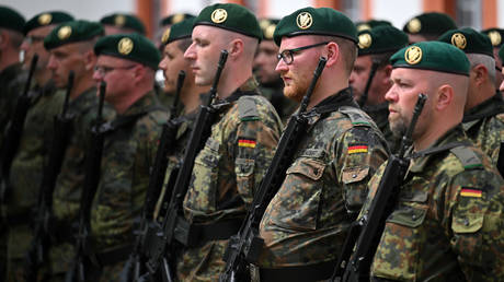 Germany could reintroduce military draft – defense minister