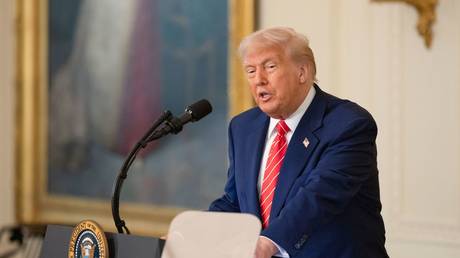 Trump announces phone call with Putin