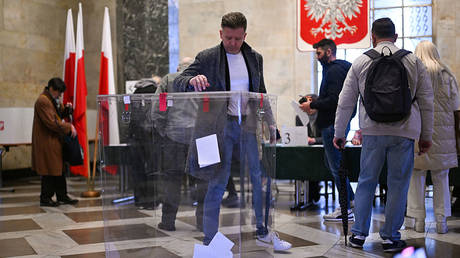 Presidential election kicks off in Poland