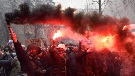 Ukrainian neo-Nazis to sign deal with Russian separatists