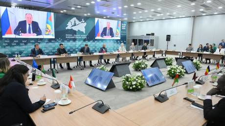 Russia hosts Islamic diplomatic forum