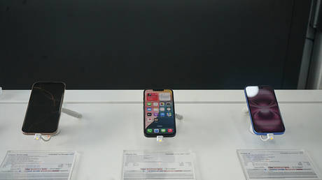 iPhone maker to invest $1.5 billion in India