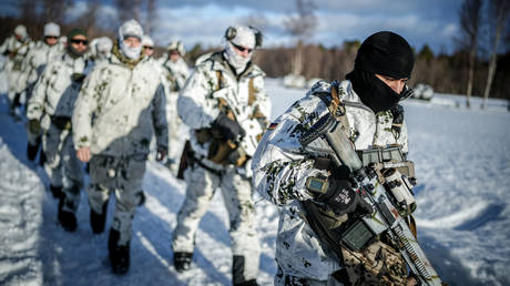 UK eyeing permanent Arctic military presence – Telegraph