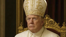 Trump shares image of himself as pope (PHOTO)