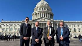 White South African group wants to fix relations with ANC