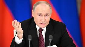 Putin offers Ukraine direct talks without preconditions