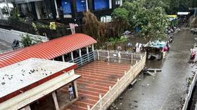 Earliest monsoon in decades floods Indian cities (VIDEO)