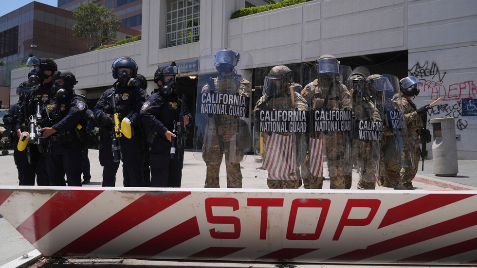 Trump orders federal agencies to ‘liberate Los Angeles’ (VIDEOS)