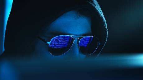 EU state warns children about ‘Russian spies’ – media