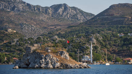 Turkish Mediterranean coast rattled by 5.8-magnitude quake (VIDEOS)