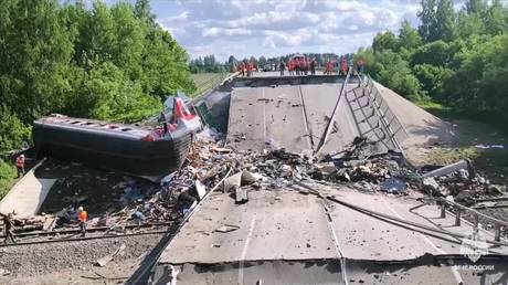 A train derailed due to a collapse of a bridge in Russia's Bryansk region.