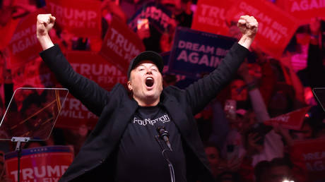 Musk proposes new political party after break with Trump