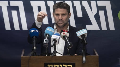 Israeli cabinet minister tells banks to ignore EU sanctions