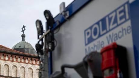 Germany to enhance security at ‘Jewish sites’ – chancellor