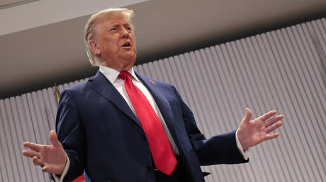 Trump eyeing intervention in conflict against Iran – media