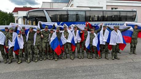 Russia and Ukraine conduct another prisoner swap – MOD (VIDEO)