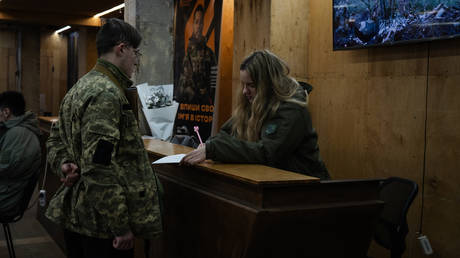 Zelensky reshuffles top brass to fix faltering draft – FT