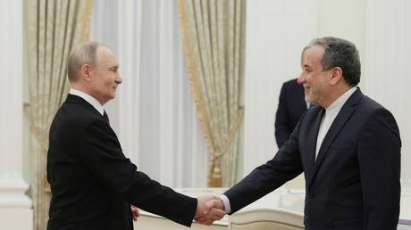 Top Iranian diplomat expects ‘critical’ talks with Putin