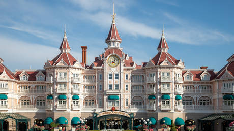 Fake child-bride wedding triggers probe at Disneyland Paris
