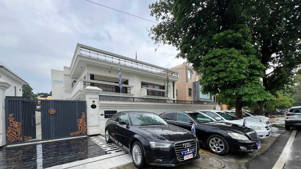 Police bust fake embassy near New Delhi