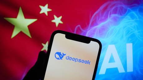 Top Western firms switching to Chinese AI – WSJ