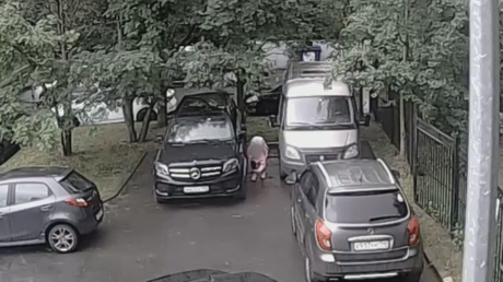 Russian FSB catches woman planting car bomb (VIDEO)