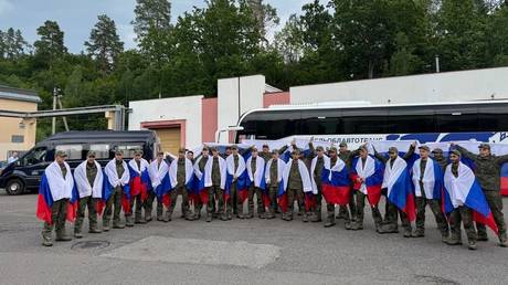 Russia and Ukraine carry out latest prisoner swap – MOD (VIDEO)