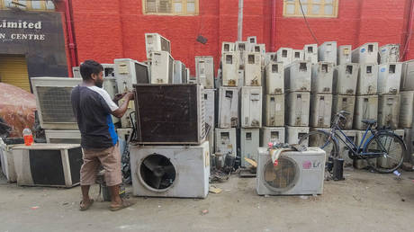 Multinationals sue India over e-waste recycling rules – media