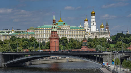 Russia prefers peaceful solution to Ukraine conflict – Kremlin
