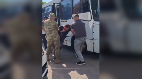 Draft officers brutalizing recruits in Ukraine (VIDEOS)