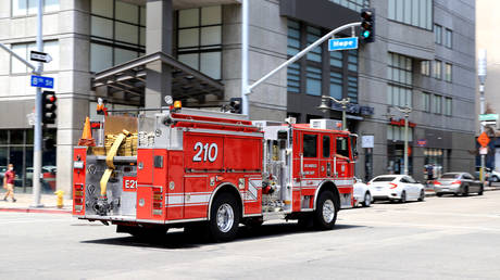 Car slams into crowd in LA injuring at least 30 (VIDEO)