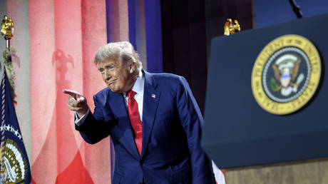 Trump says he ‘loves’ Russians
