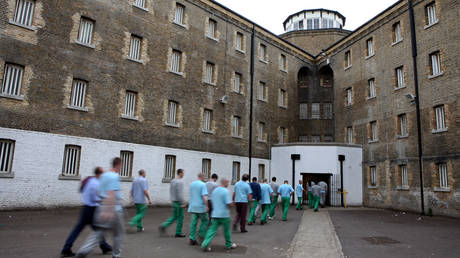 EU states battle prison overcrowding – El Pais