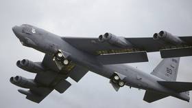 US passenger plane avoids collision with bomber (AUDIO)