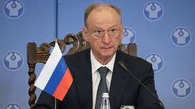 UK could ‘easily’ stab US in the back – Putin aide