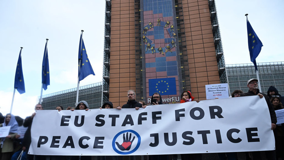 EU staff push back against Gaza policy – Politico — RT World News