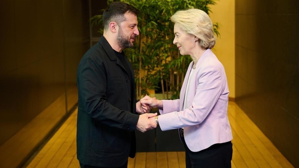 World News: ज़ेलेंस्की ने शांति सौदे के लिए ट्रम्प के धक्का से मना कर दिया – INA NEWS