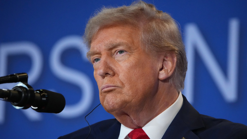 World News: शीत युद्ध से लेकर कोल्ड पीस तक: एंकोरेज और व्हाइट हाउस की बैठकों का मतलब दुनिया के लिए है – INA NEWS