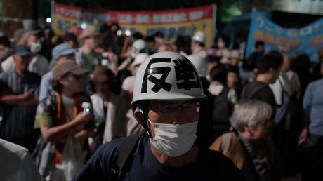 Hundreds protest US-Japan ‘war alliance’ at Hiroshima ceremony (VIDEO)