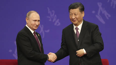 Putin and Xi discuss Ukraine ahead of expected Russia-US summit