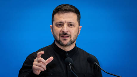 Zelensky’s inner circle funneled millions to the Middle East – Turkish media