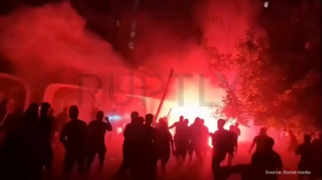 Violence erupts at nationwide protests in Serbia (VIDEOS)