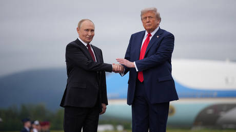 Putin shares outcomes of Alaska talks with South African president