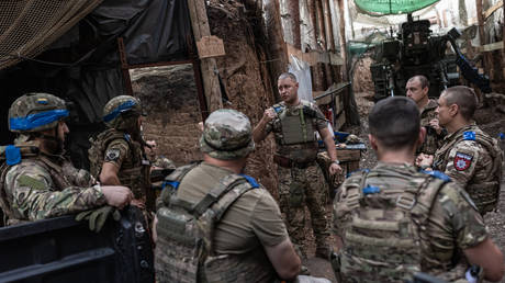 Ukraine’s army should face no size limits – Macron