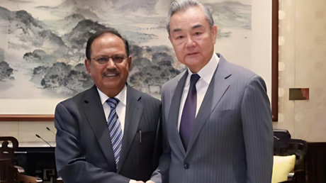 India and China praise &lsquo;peace and stability&rsquo; at border