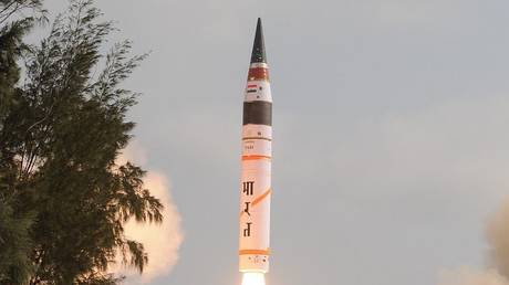 India test-fires new nuclear-capable missile (VIDEO)