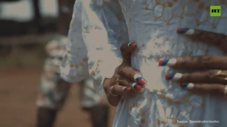 African state marks Russia’s Flag Day with festivities (VIDEO)