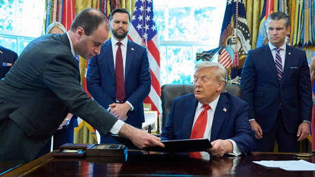 Trump claims America no longer spends money on Ukraine