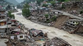 Massive flash floods destroy village in India (VIDEO)