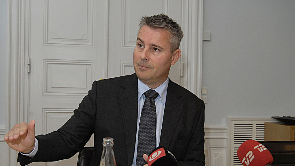 World News: पूर्व यूरोपीय संघ के राज्य के राजनेता बाल पोर्न पर जेल गए – मीडिया – INA NEWS